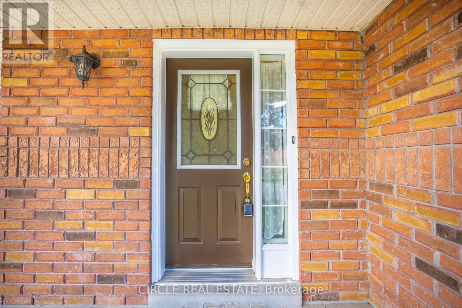 10 GOLD PARK PL