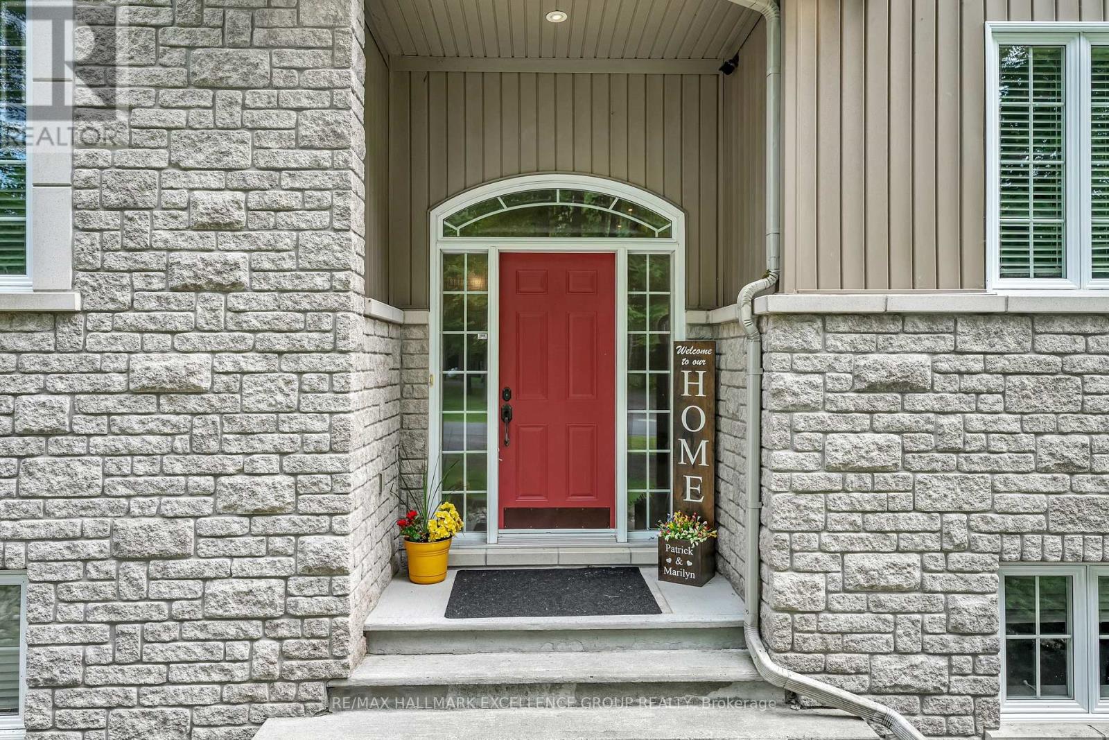 2709 DUBOIS STREET