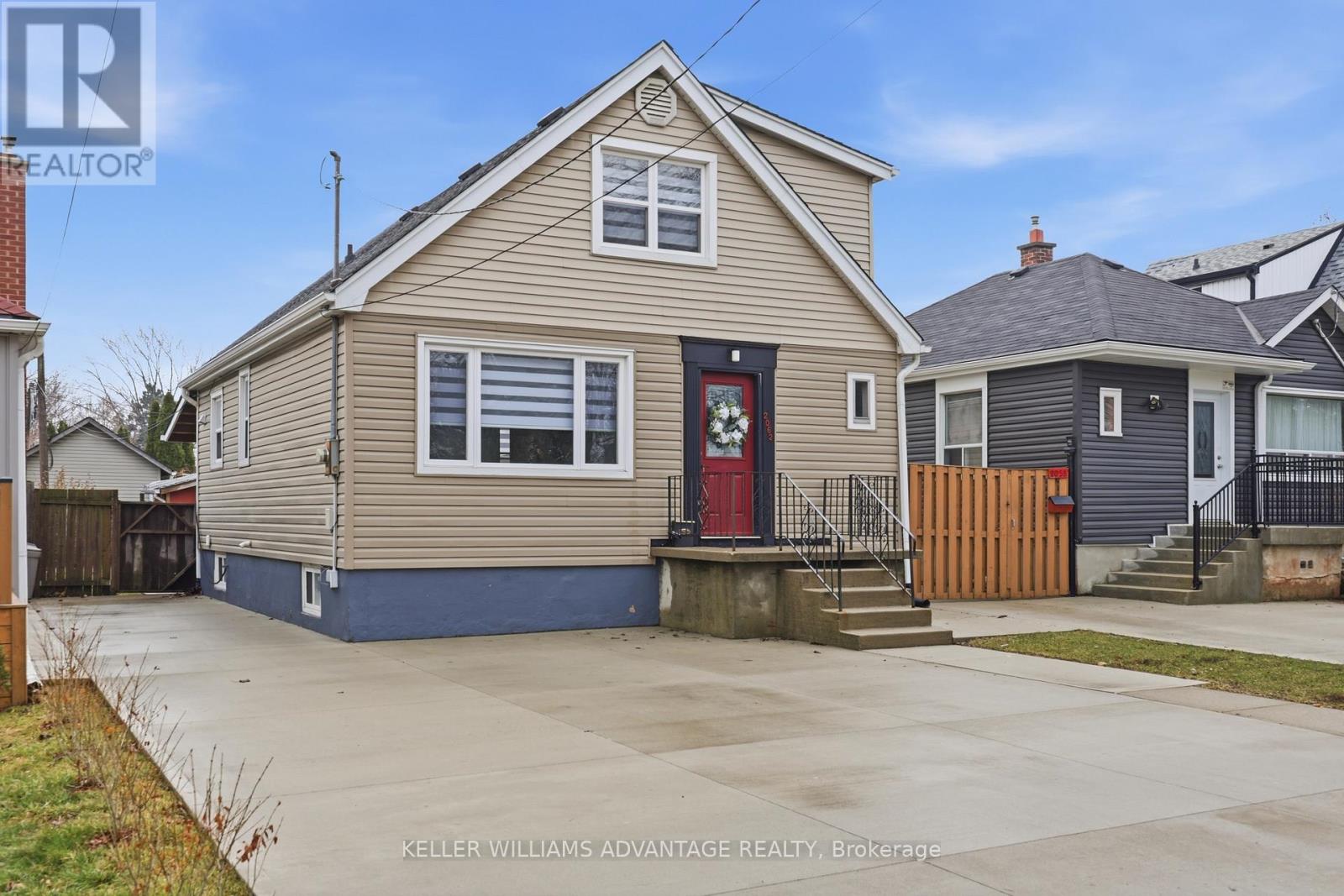 2062 BARTON STREET E