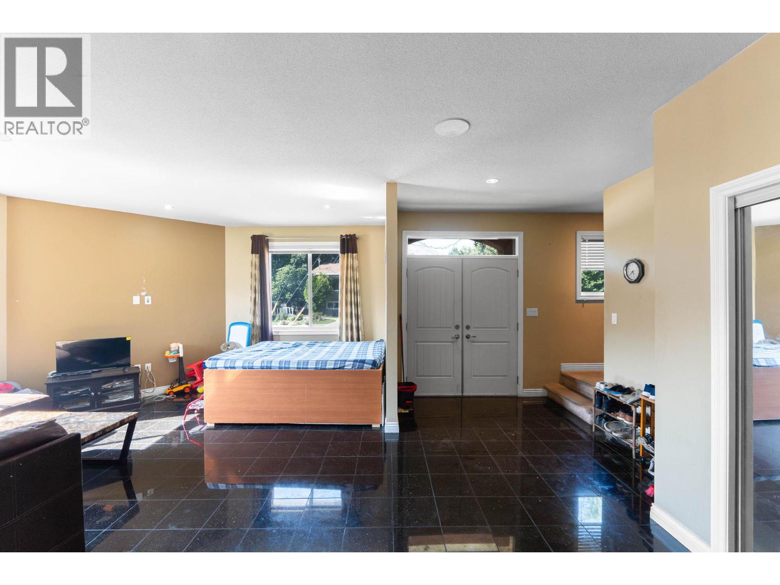 297 WATERFORD Avenue Unit# 102