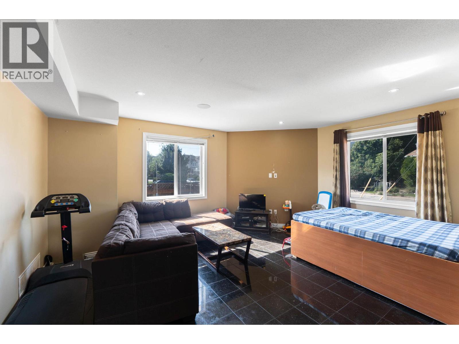 297 WATERFORD Avenue Unit# 102