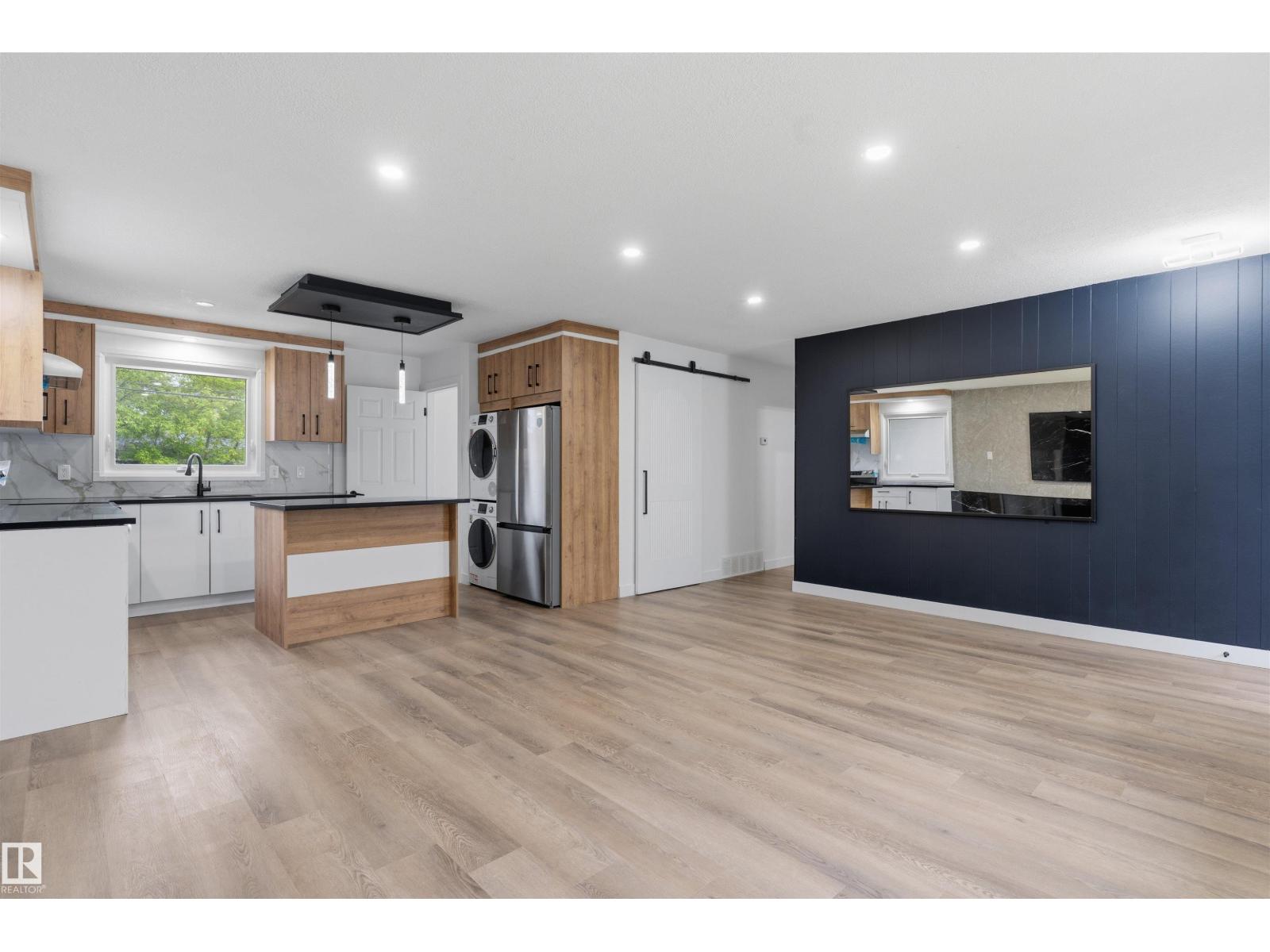 8328 165 ST NW