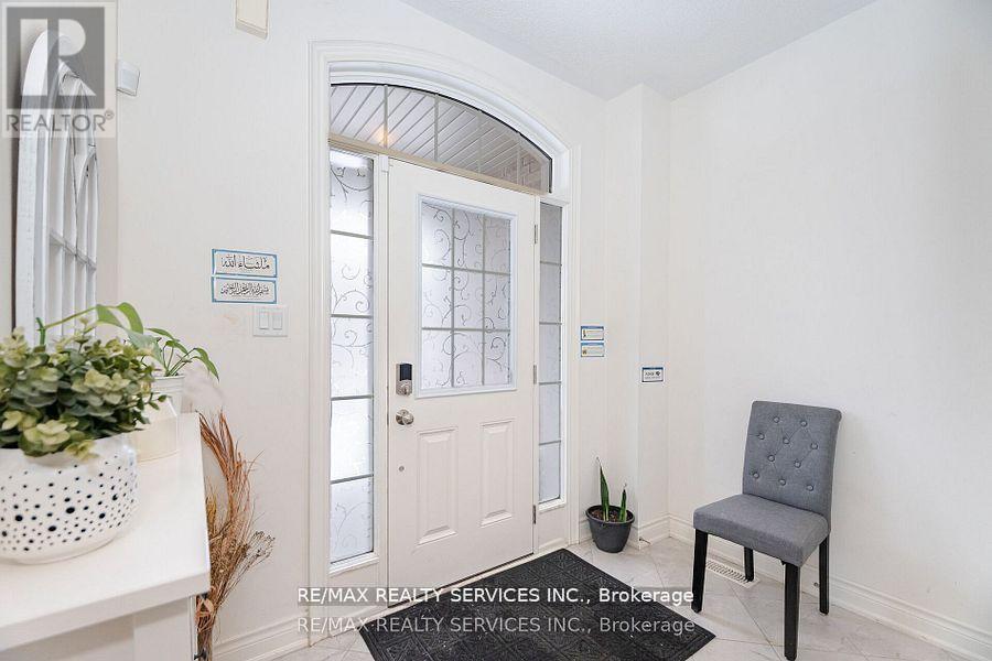 7 LADY EVELYN CRESCENT