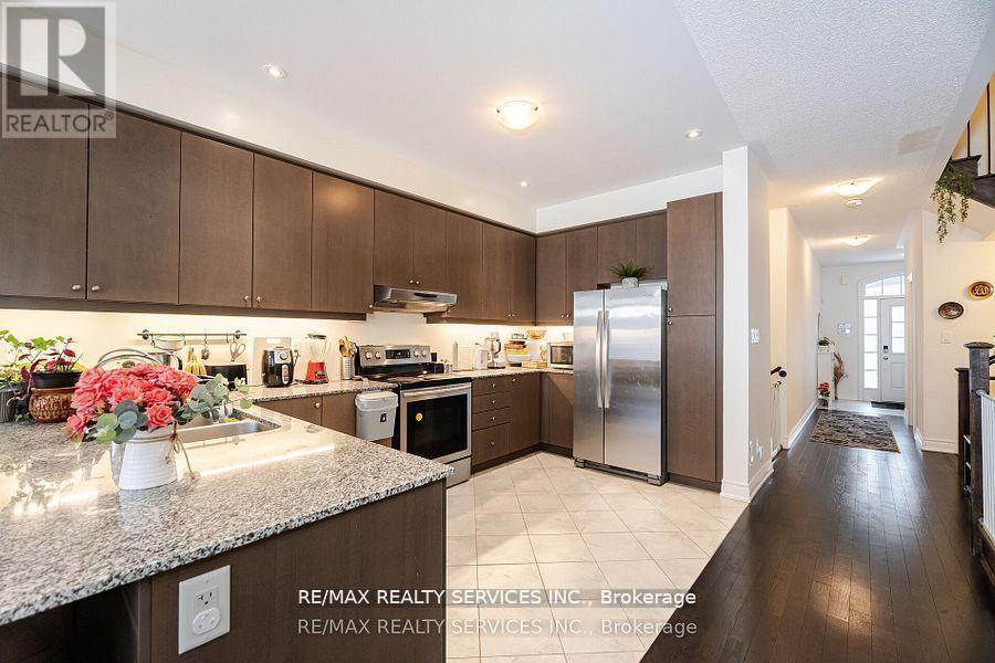 7 LADY EVELYN CRESCENT