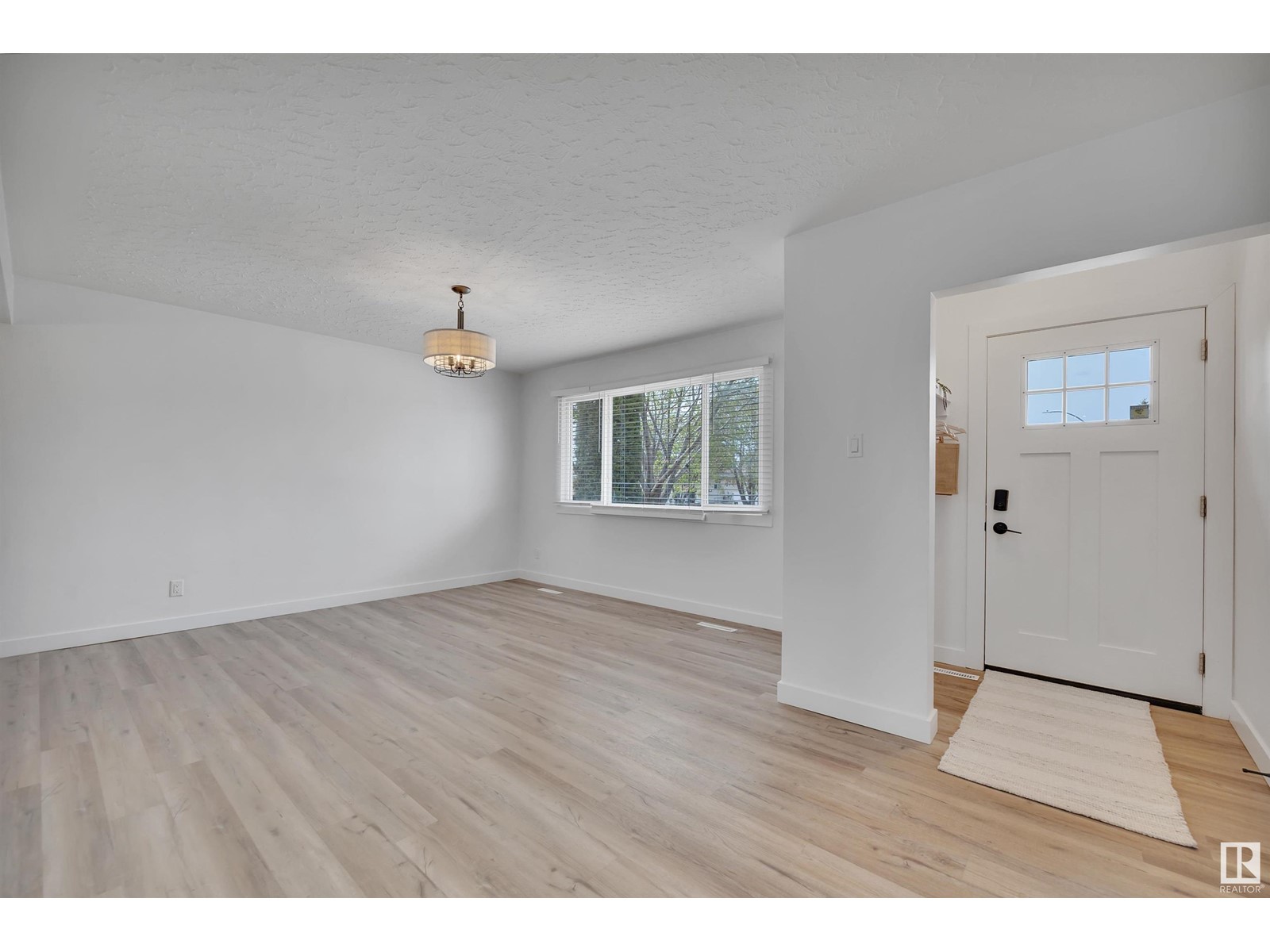 10403 42 ST NW