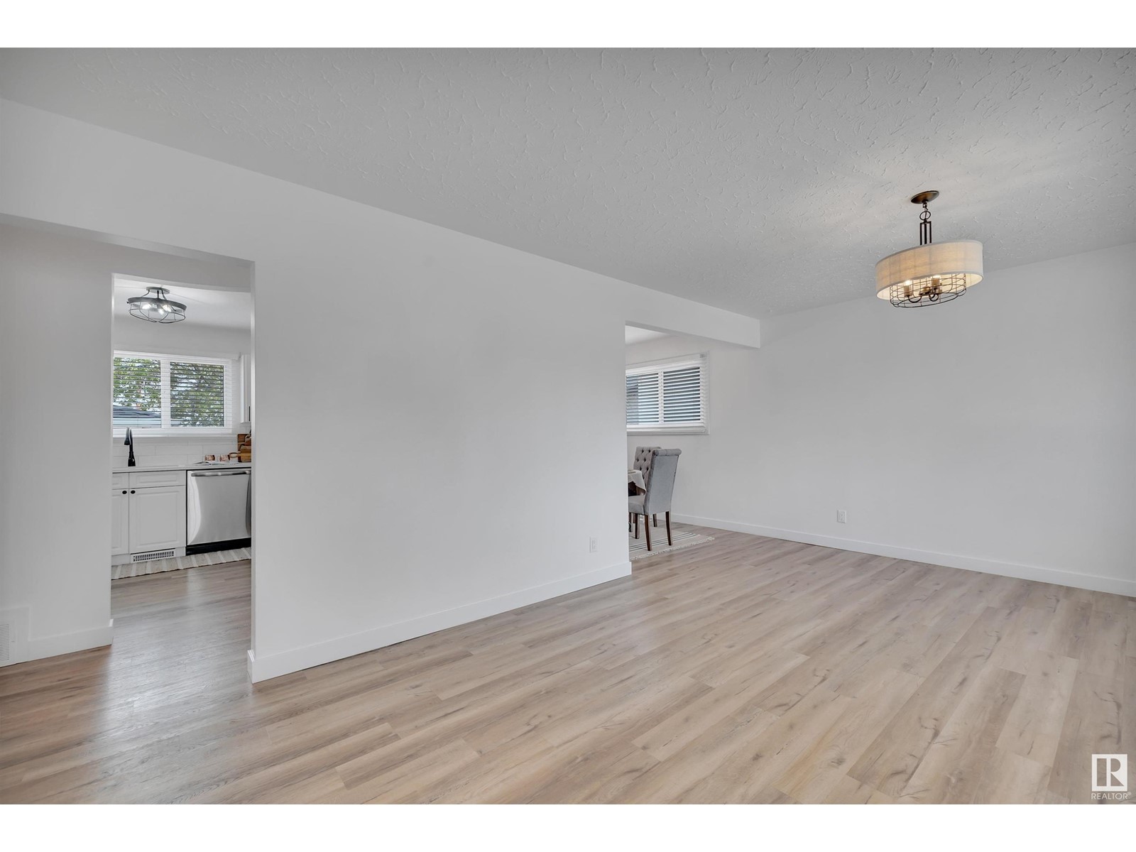 10403 42 ST NW