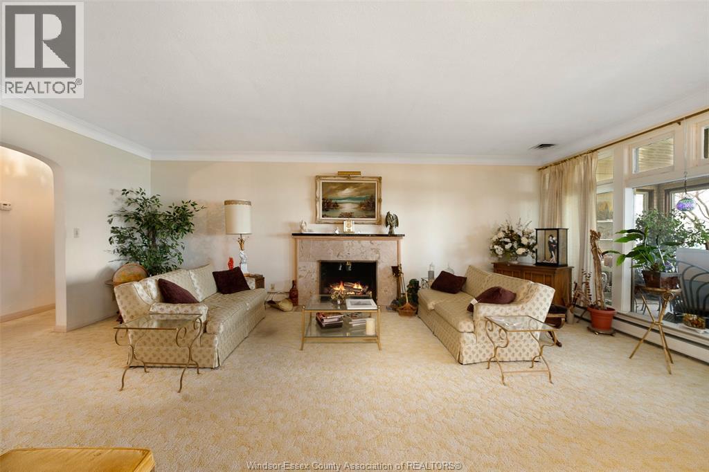 4470 RIVERSIDE DRIVE