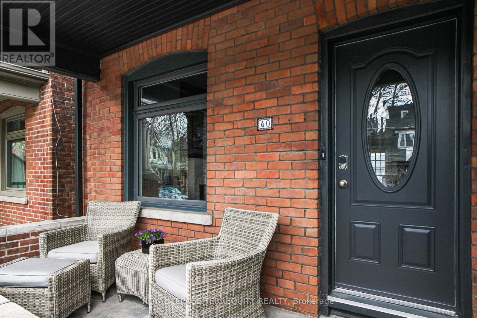 40 STRATHCONA AVENUE