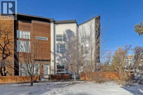 454 15 Avenue NE Calgary AB T2E4Z8