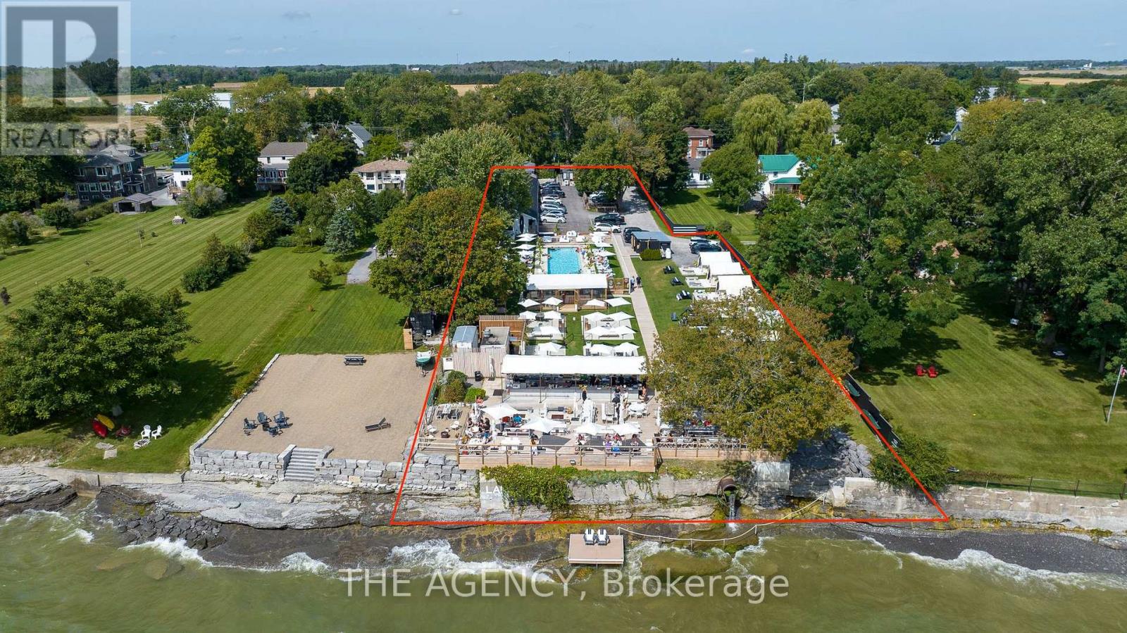 349 WELLINGTON MAIN STREET