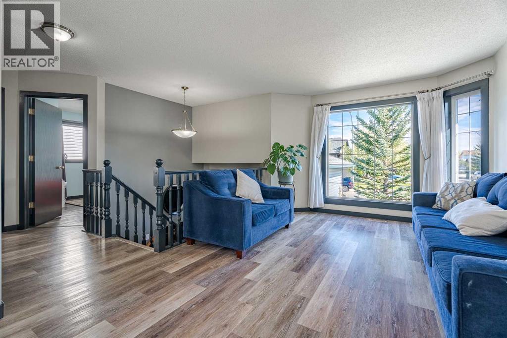 140 Stonegate Close NW