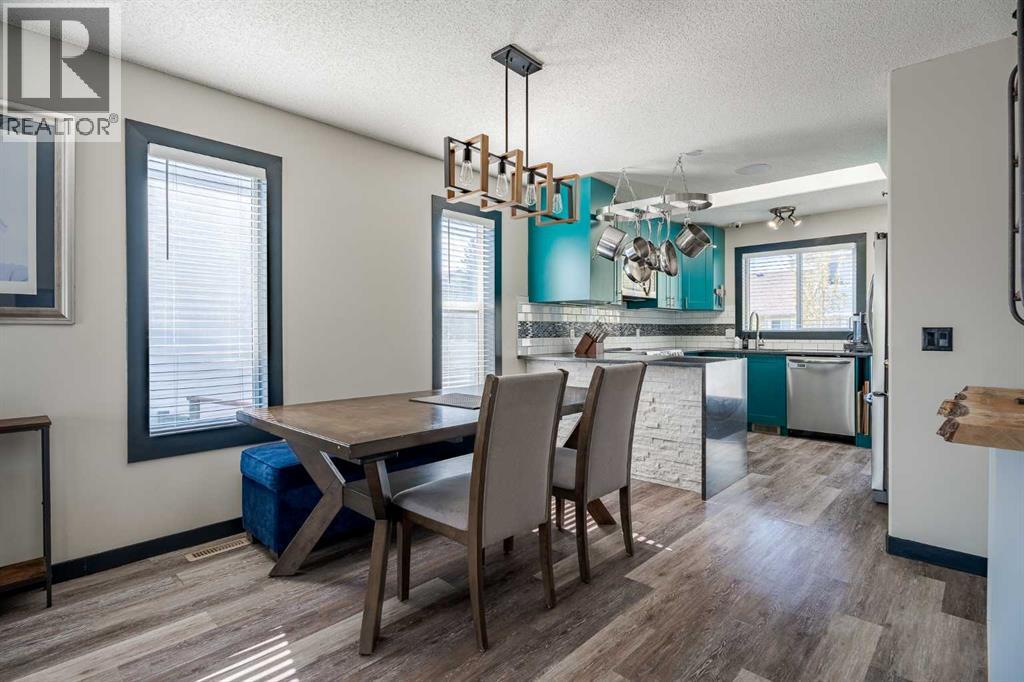 140 Stonegate Close NW