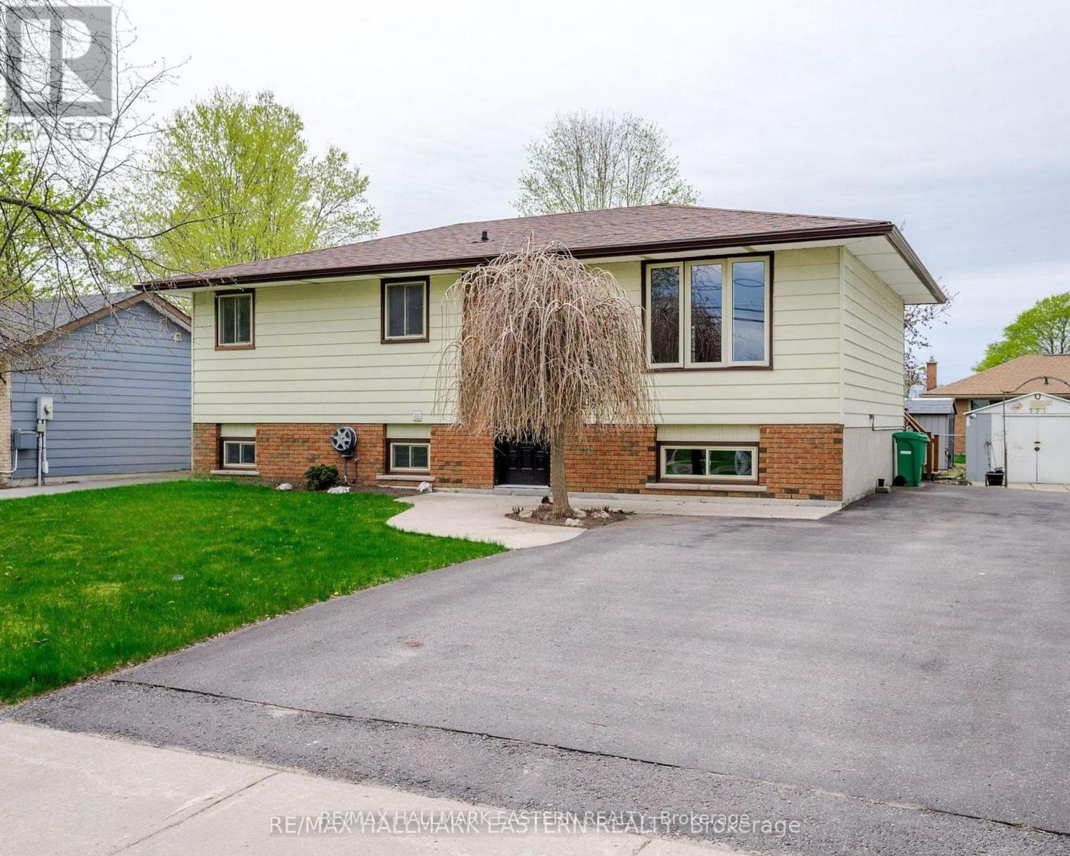 Photo 1 of 49 — 591 OTONABEE DRIVE, Peterborough (Ashburnham Ward 4), ON K9J7X8