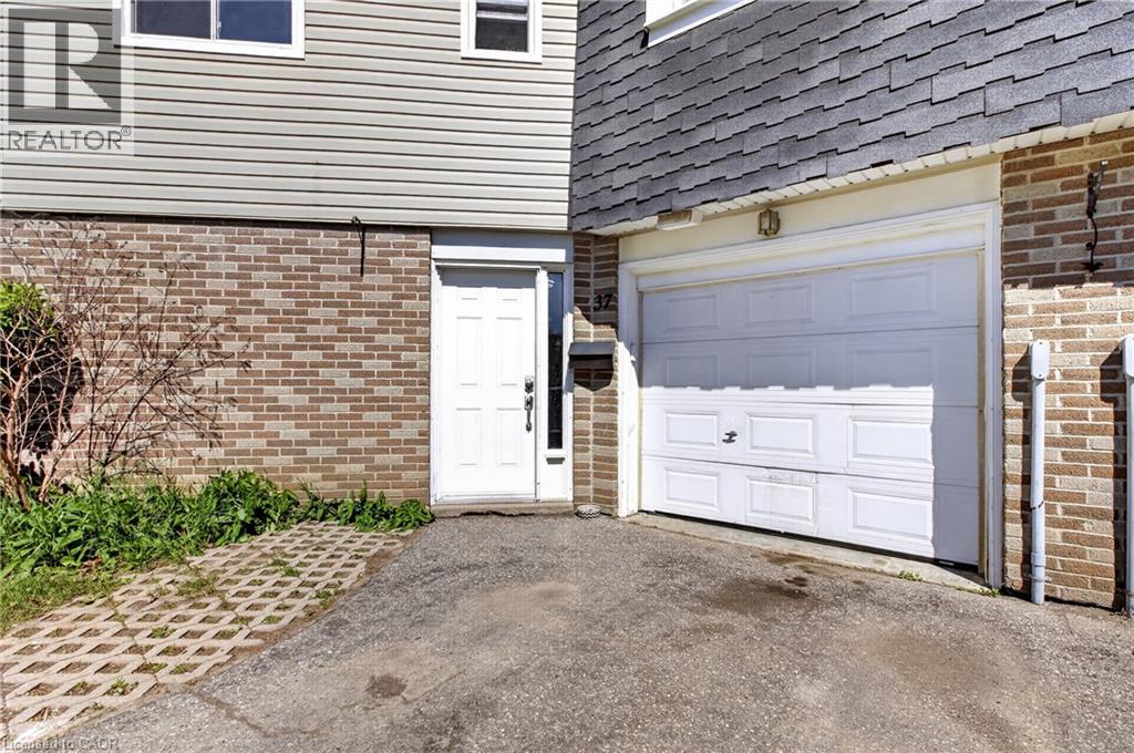 60 ELMSDALE Drive Unit# 37