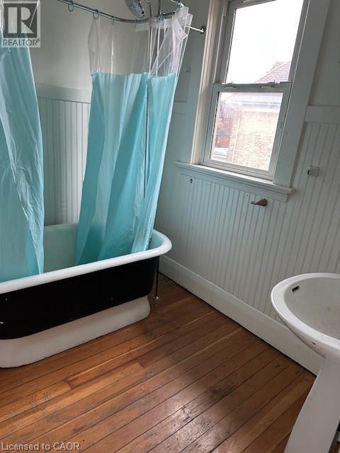 867 QUEENS Avenue Unit# B