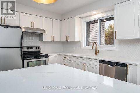 149 NORFOLK STREET Stratford ON N5A3Y7