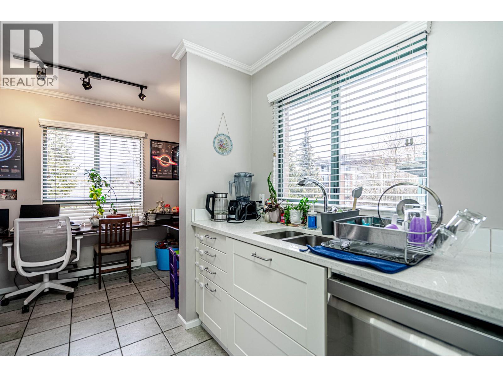 P02 223 MOUNTAIN HIGHWAY