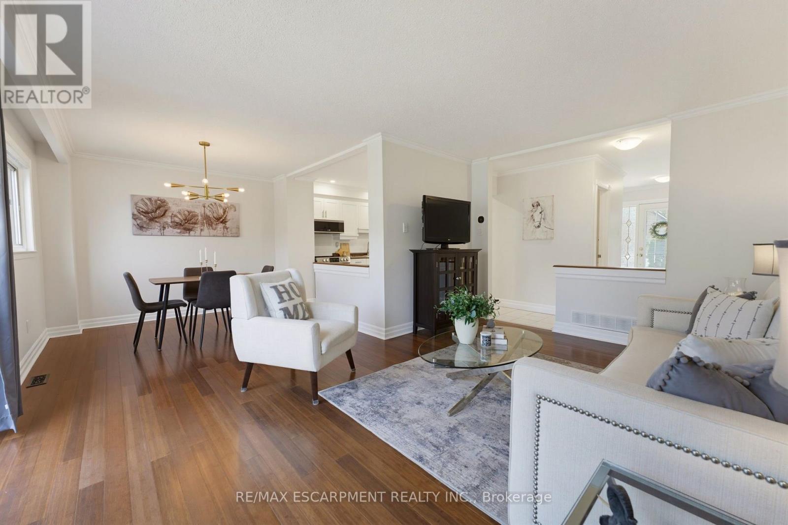 620 FORESTWOOD CRESCENT