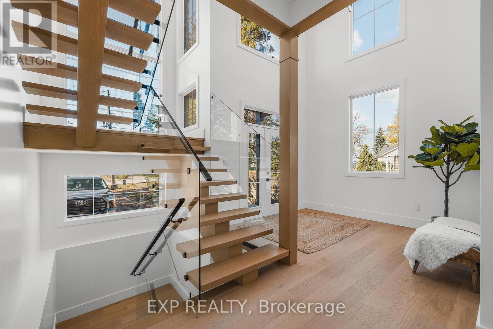 1060 WALTON AVENUE N