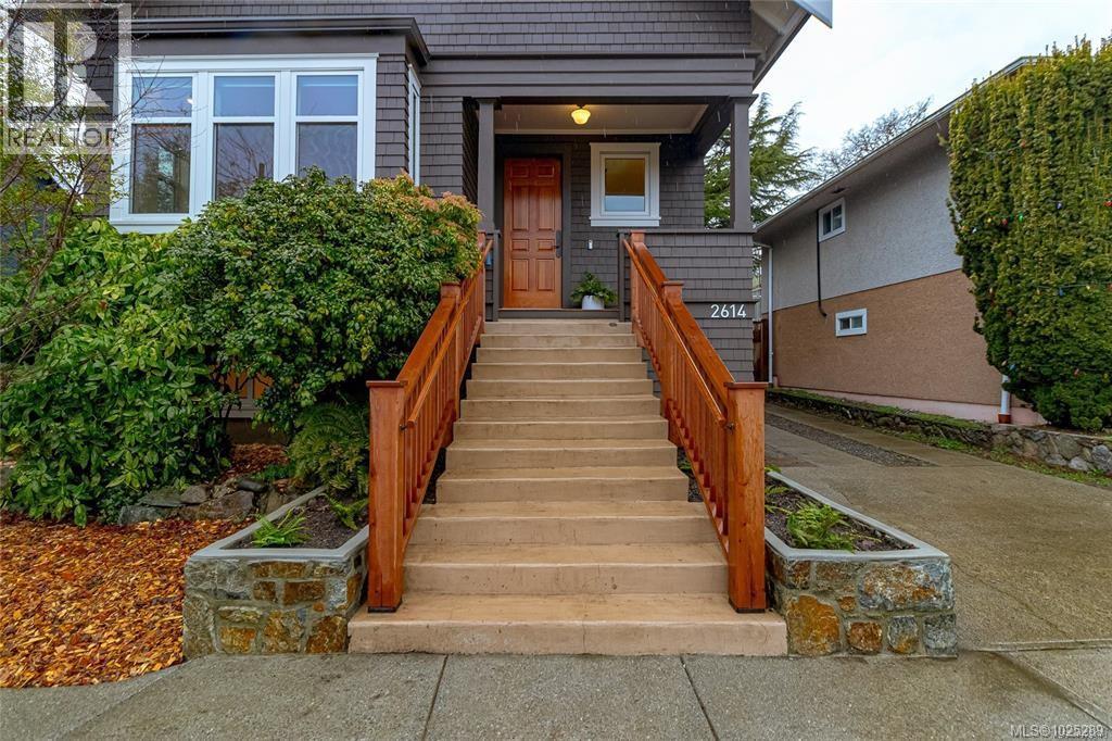 2614 Avebury Ave