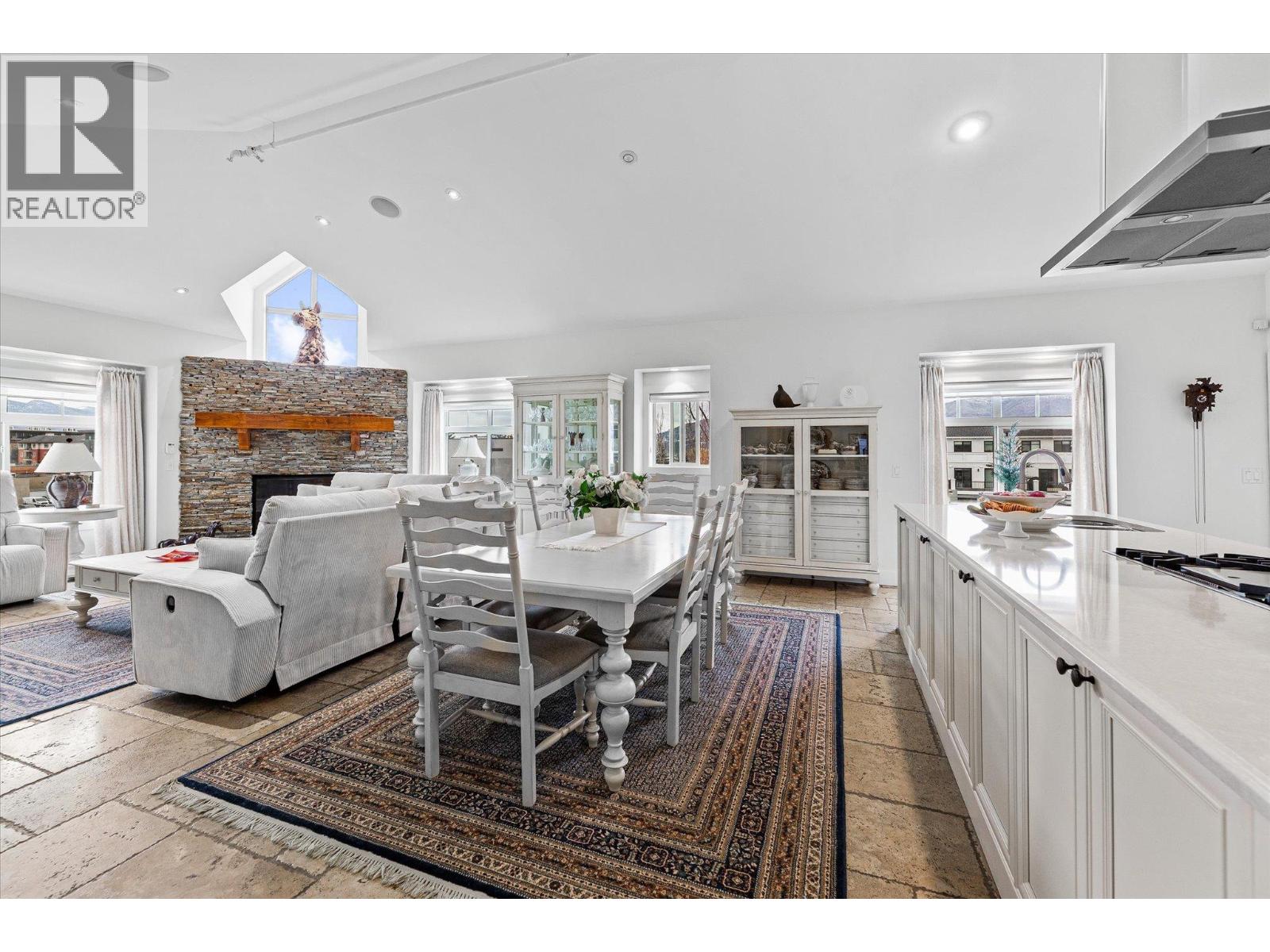 538 McKay Avenue Unit# 401