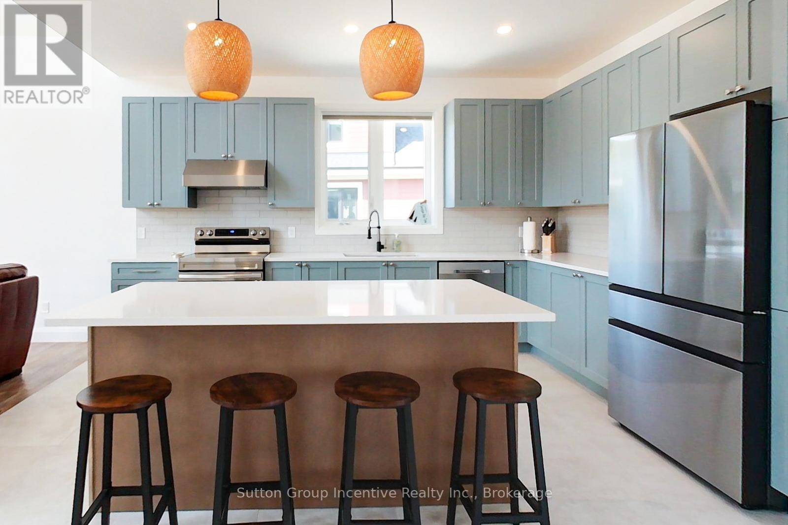 A15 - 130 ARLBERG CRESCENT