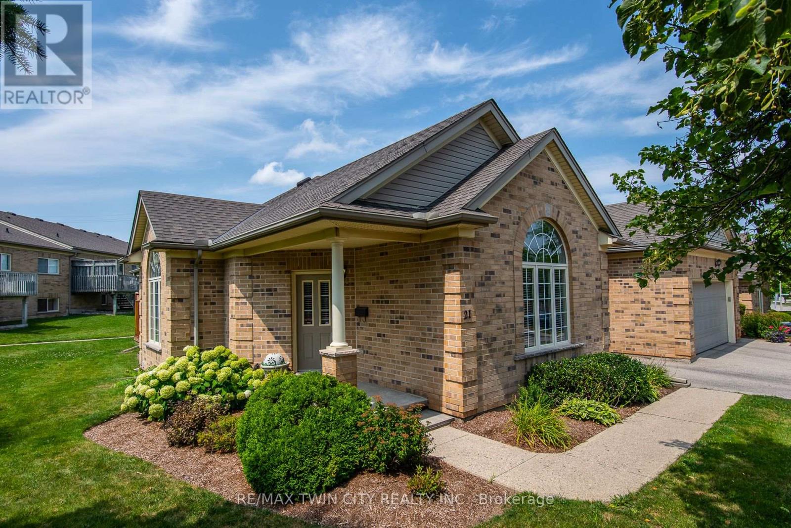 21 - 545 LAURELWOOD DRIVE