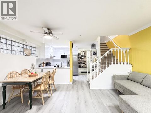 211 22356 MCINTOSH AVENUE Maple Ridge BC V2X3C1