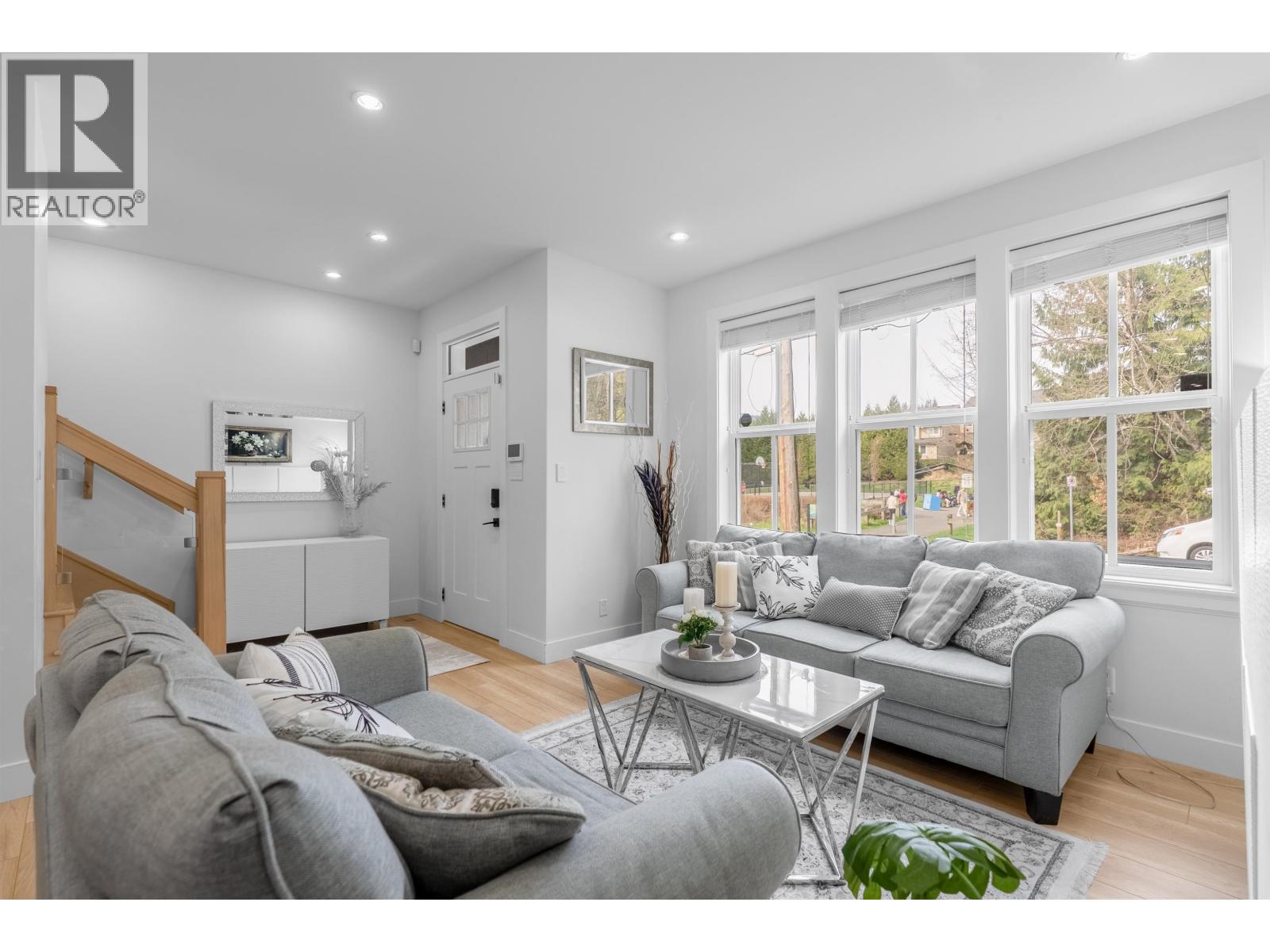 101 3416 QUEENSTON AVENUE