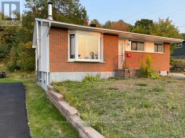 Photo 1 of 21 — 85 MISSISSAUGA AVENUE, Elliot Lake, ON P5A1E1
