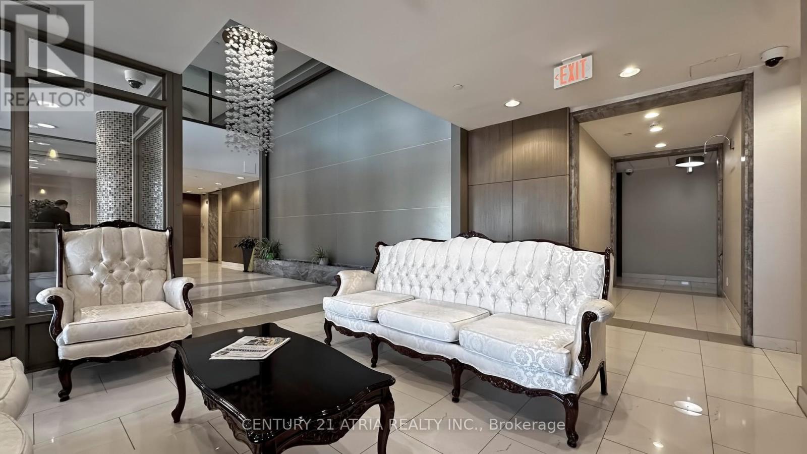 812 - 75 NORMAN BETHUNE AVENUE