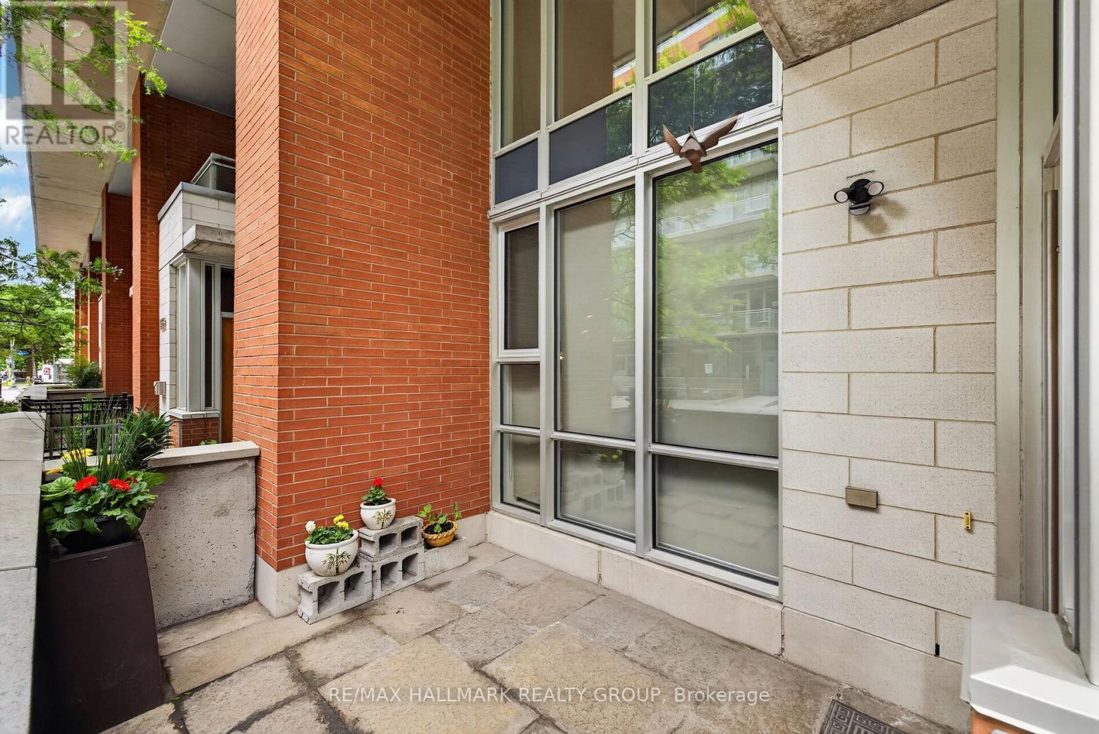 353 MCLEOD STREET