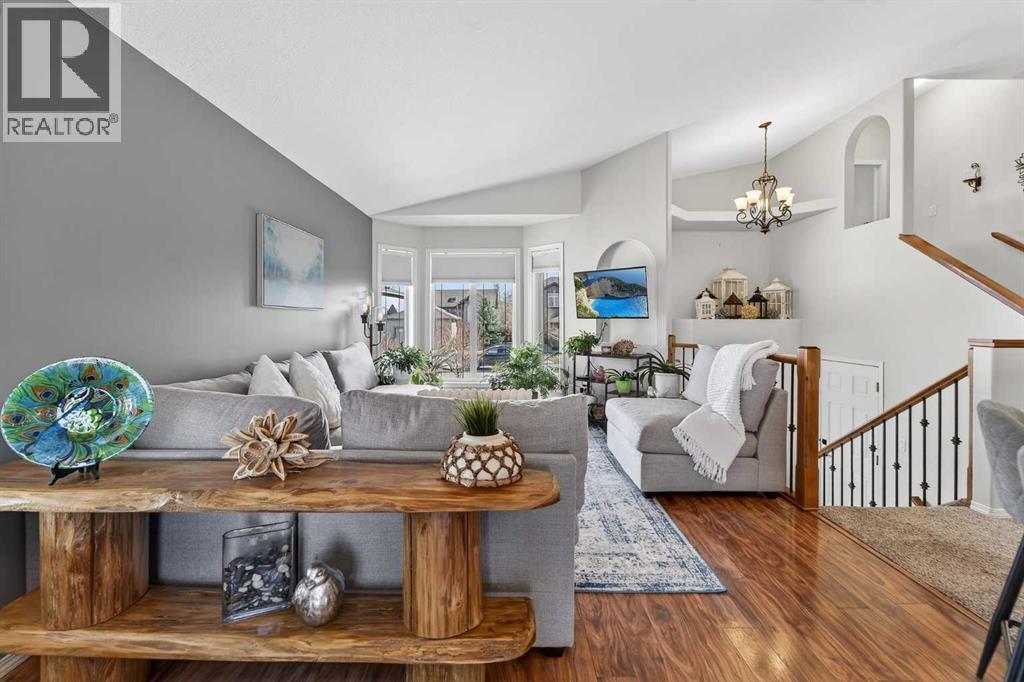 210 Firelight Crescent W