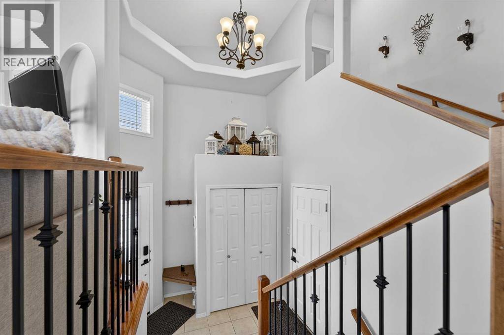 210 Firelight Crescent W