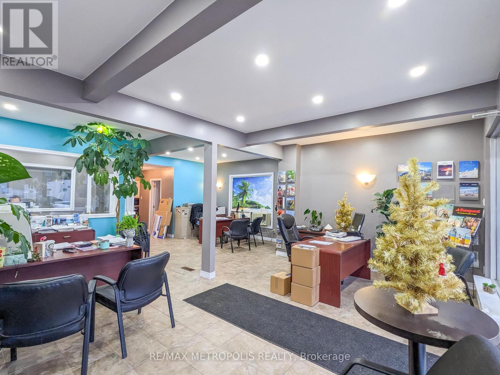 533-537 CHRISTINA STREET N