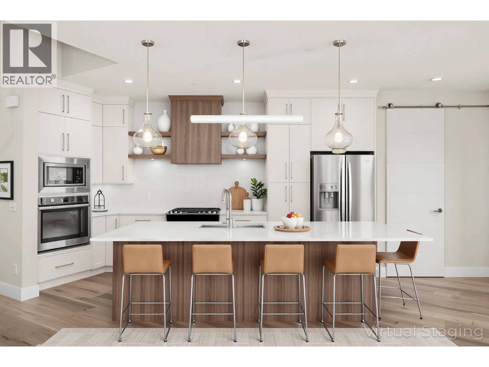 1341 Sladen Crescent