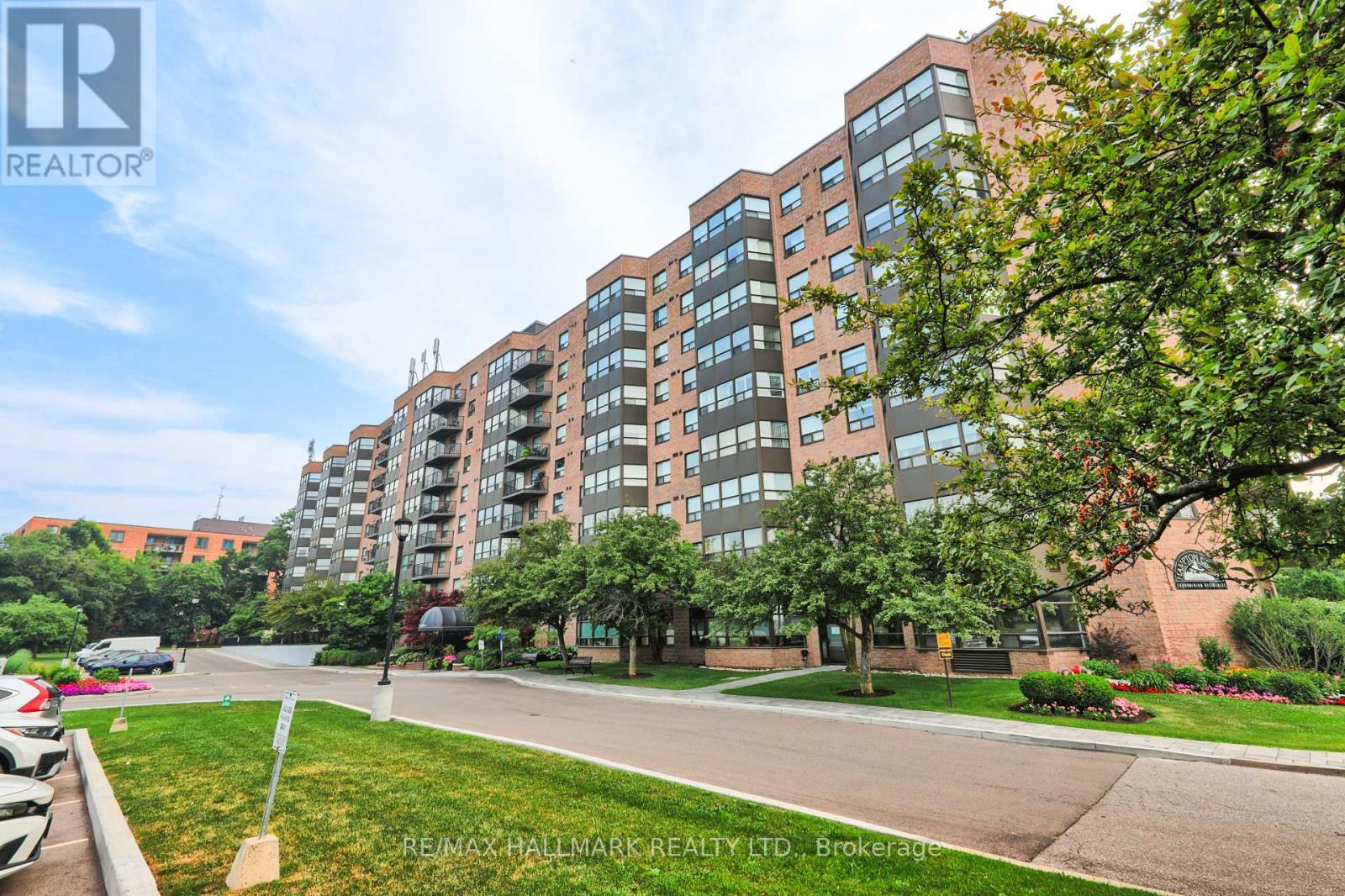 305 - 2 RAYMERVILLE DRIVE