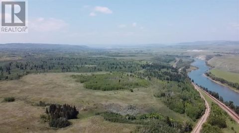 W:5 R:4 T:26 S:7 Q:SE &NE,& NW Rural Rocky View County AB T0L1N0