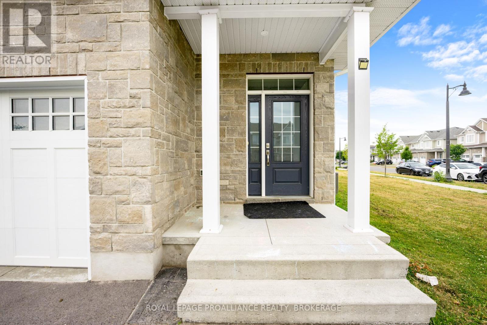 1519 DAVENPORT CRESCENT