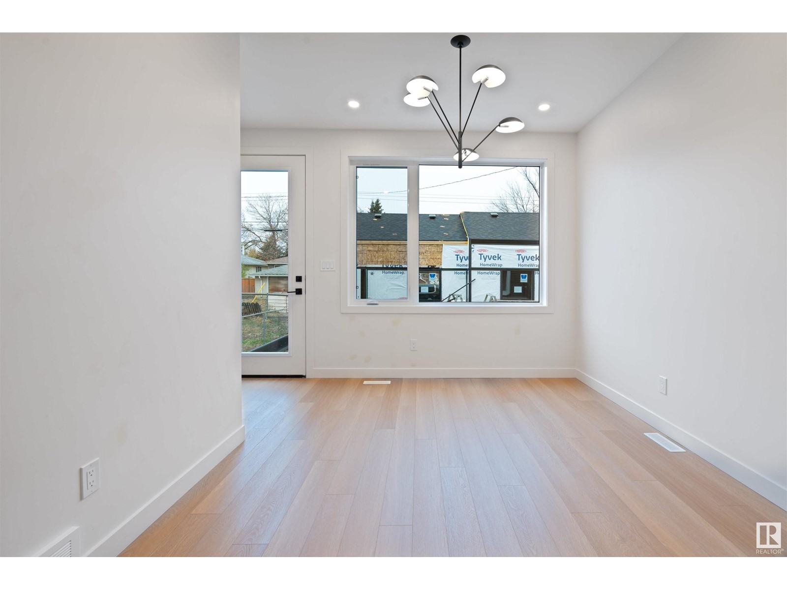 10242 80 ST NW