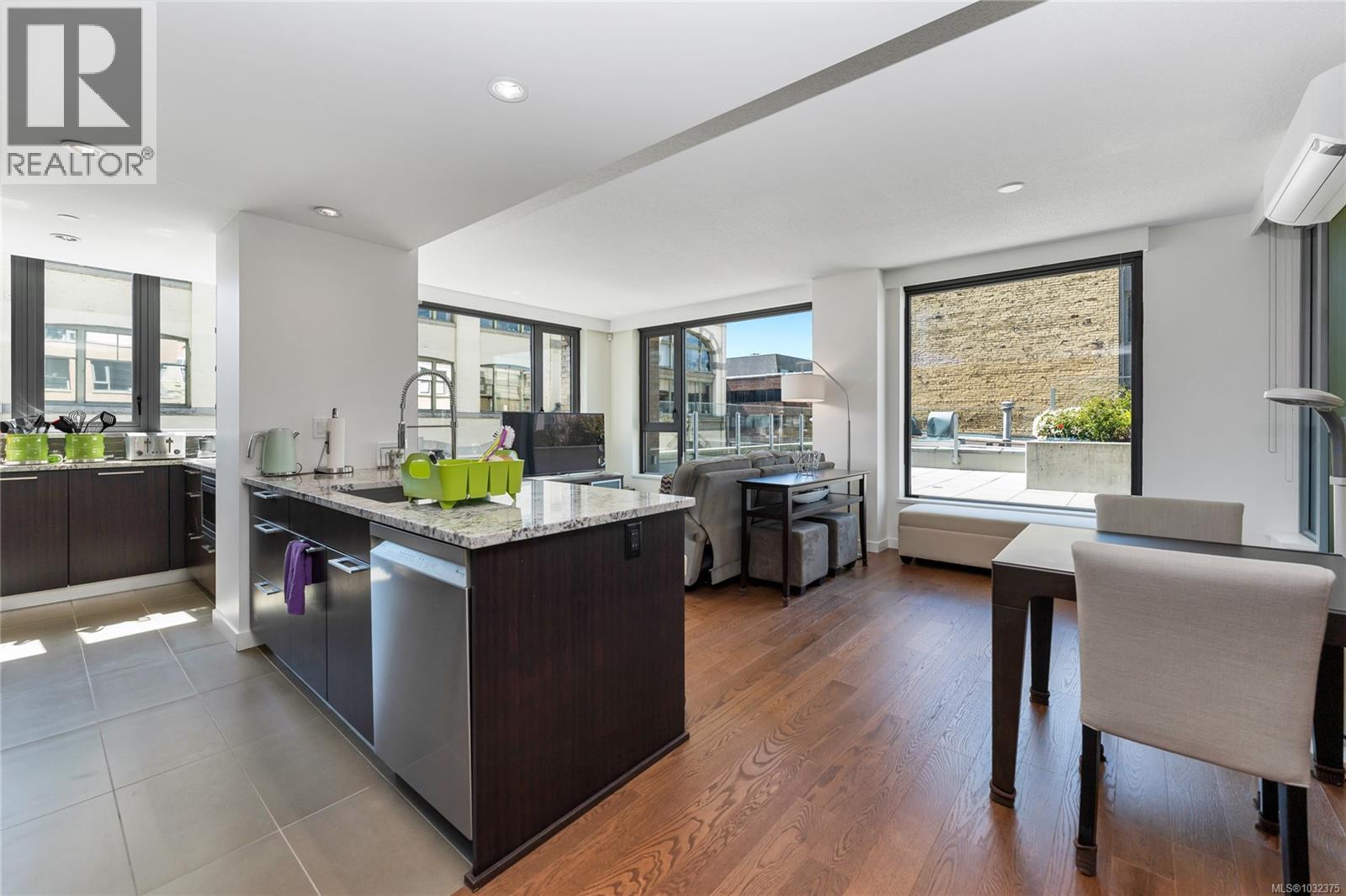 302 608 Broughton St