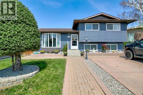 11 Erminedale Place N Lethbridge AB T1H5X8