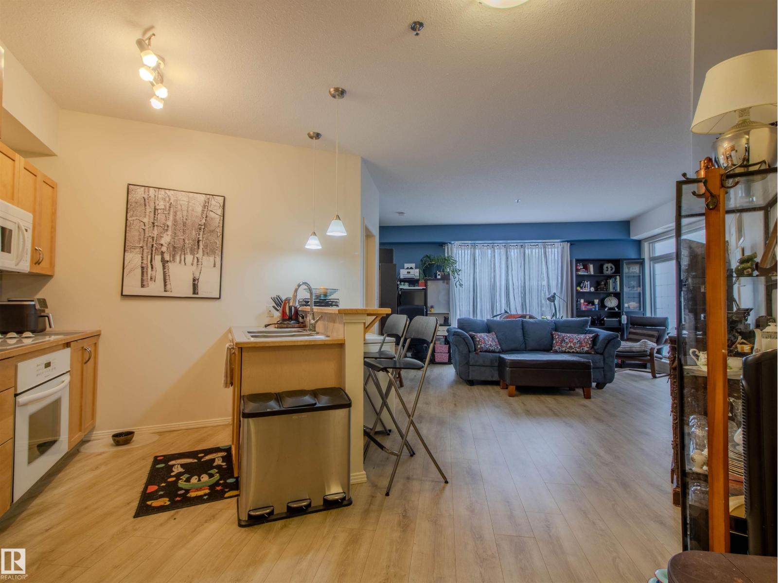 #171 4823 104A ST NW