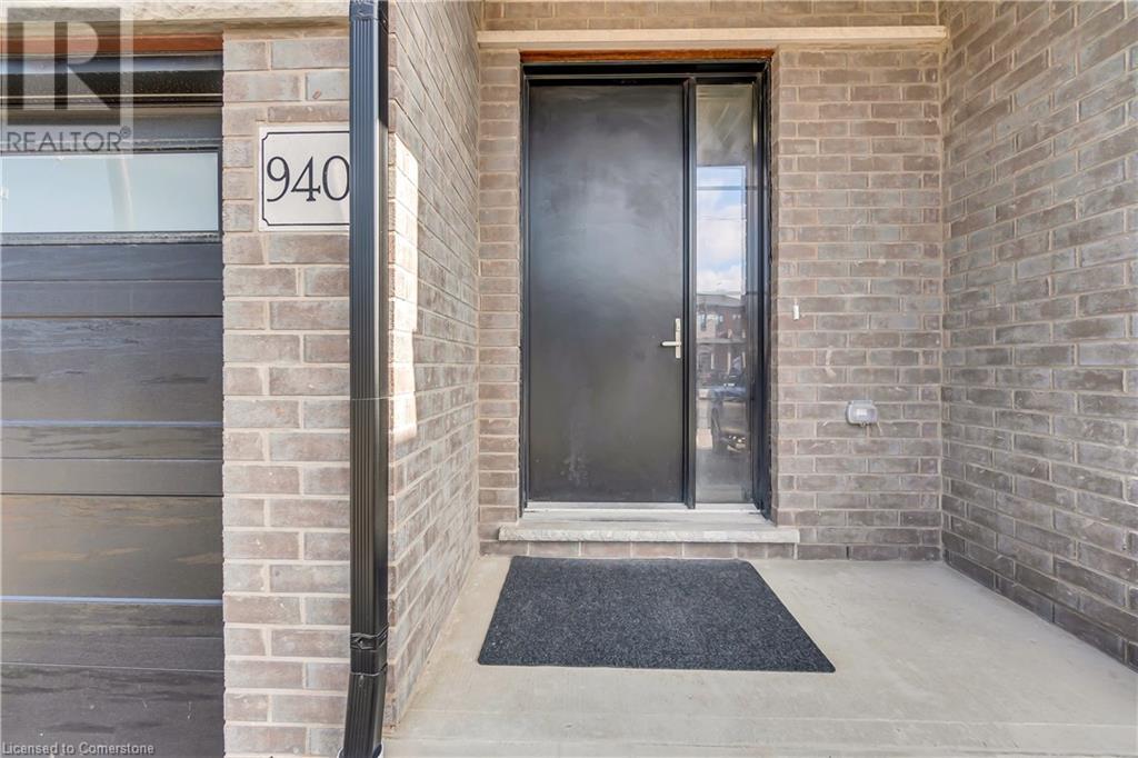 940 ROBERT FERRIE Drive