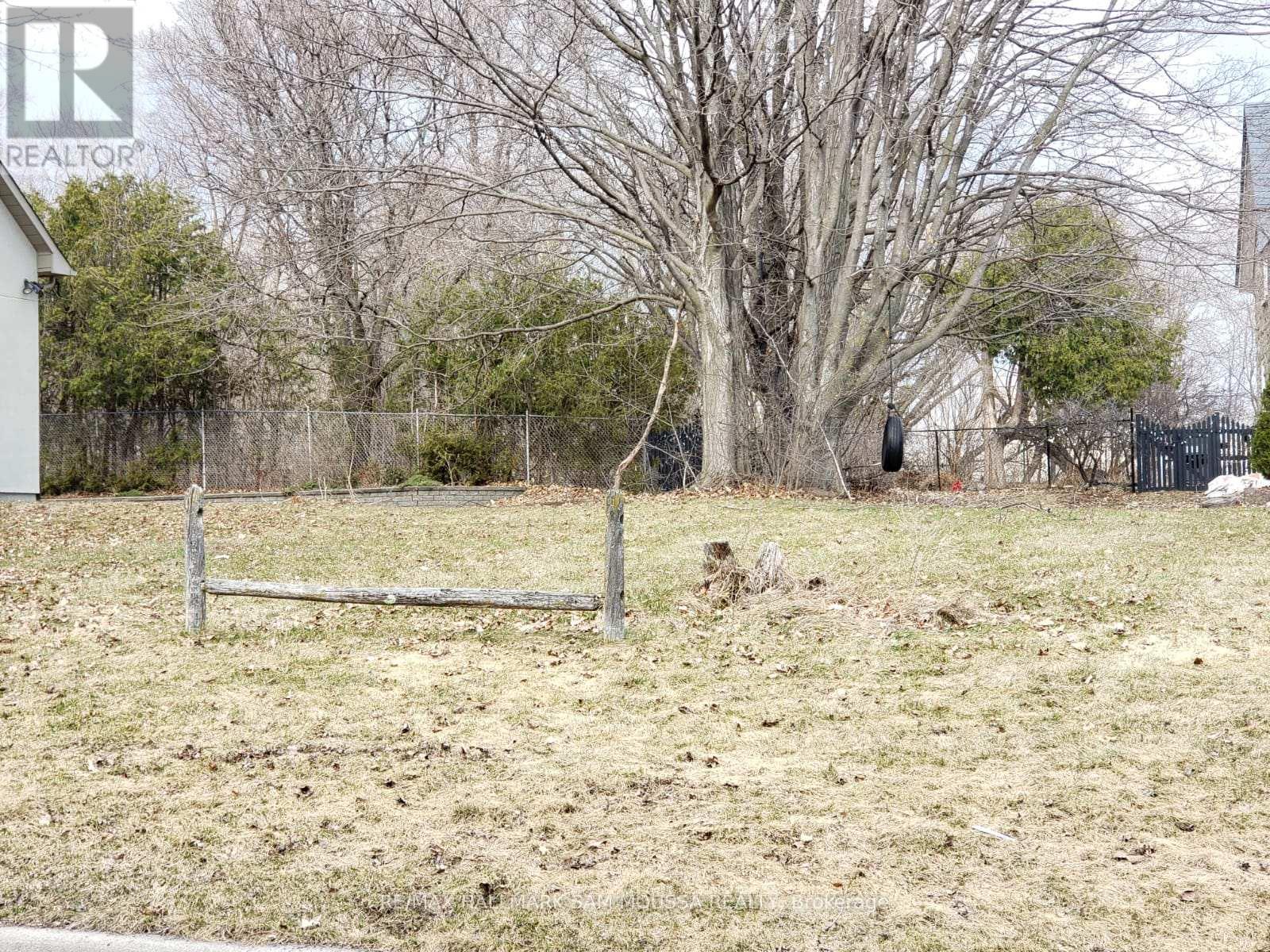 B - 33 MELVILLE DRIVE