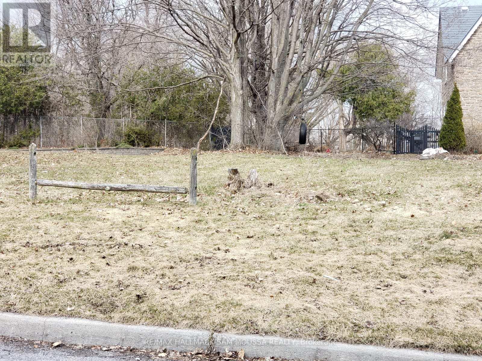 B - 33 MELVILLE DRIVE