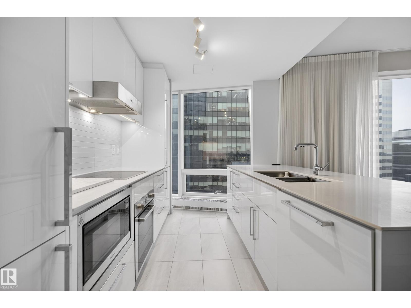 #2508 10360 102 ST NW