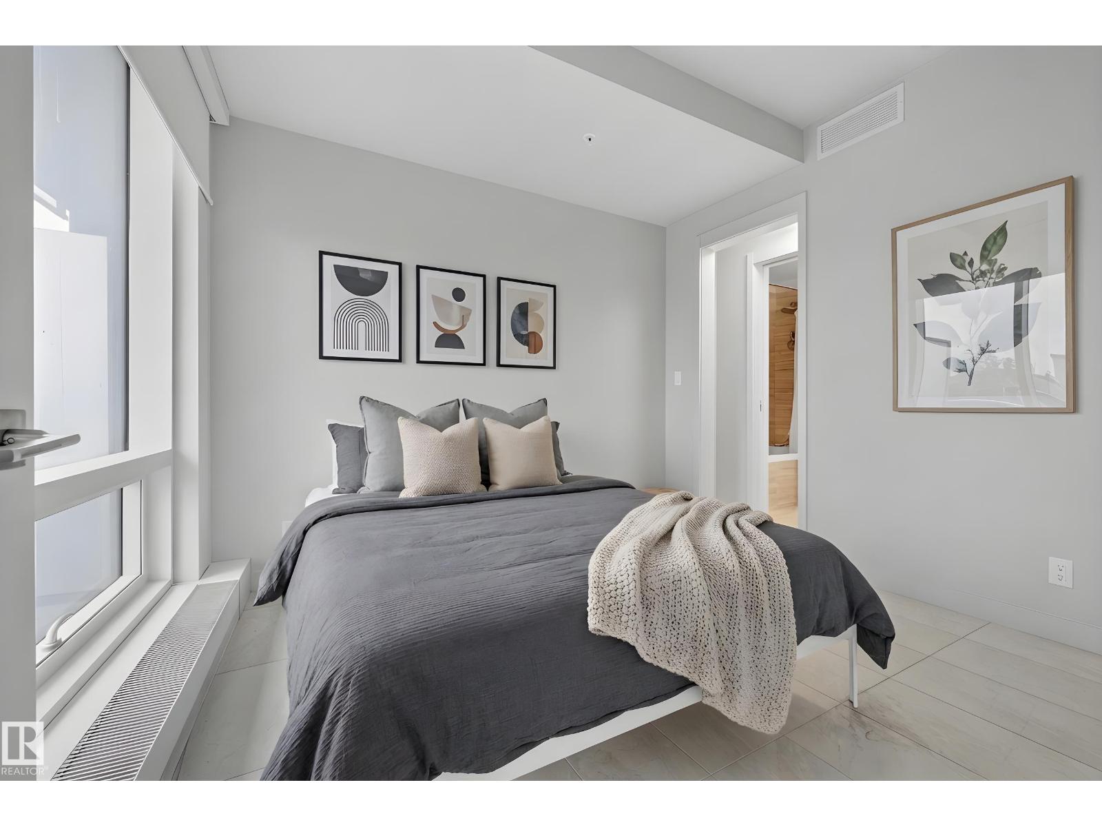 #2508 10360 102 ST NW