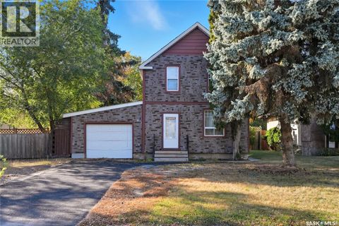 305 M AVENUE N Saskatoon SK S7L2S4