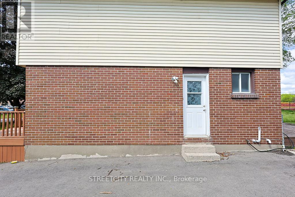 208 ADMIRAL DRIVE